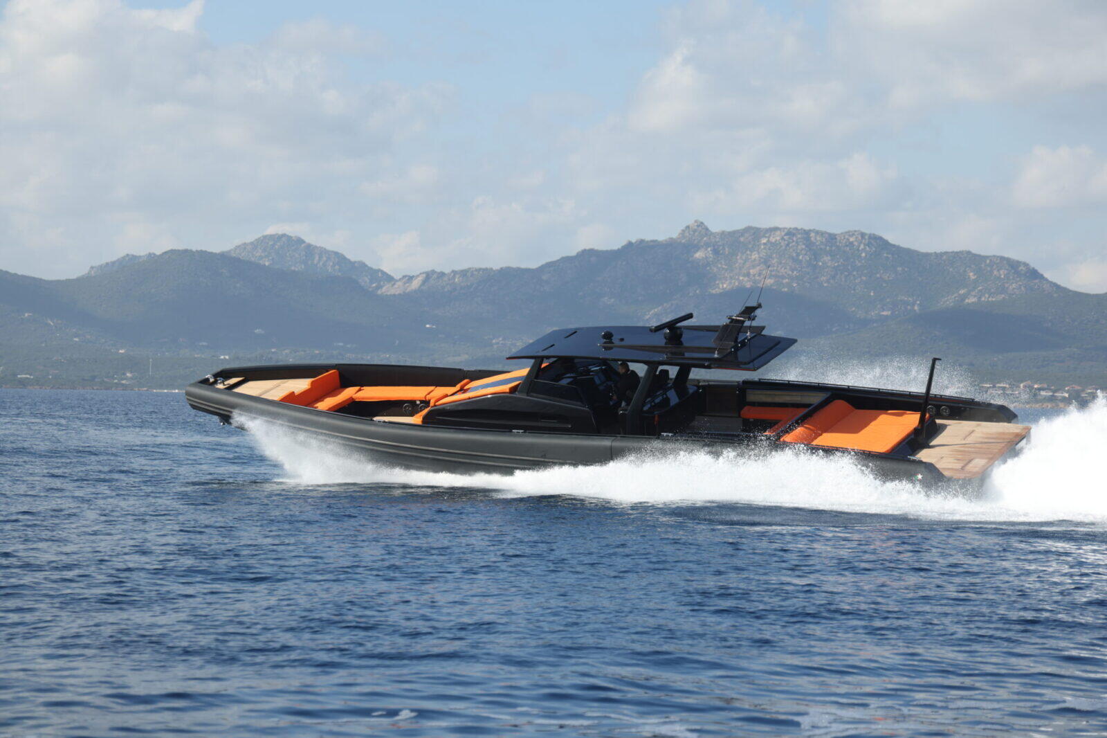 aqvaluxe yachts monaco