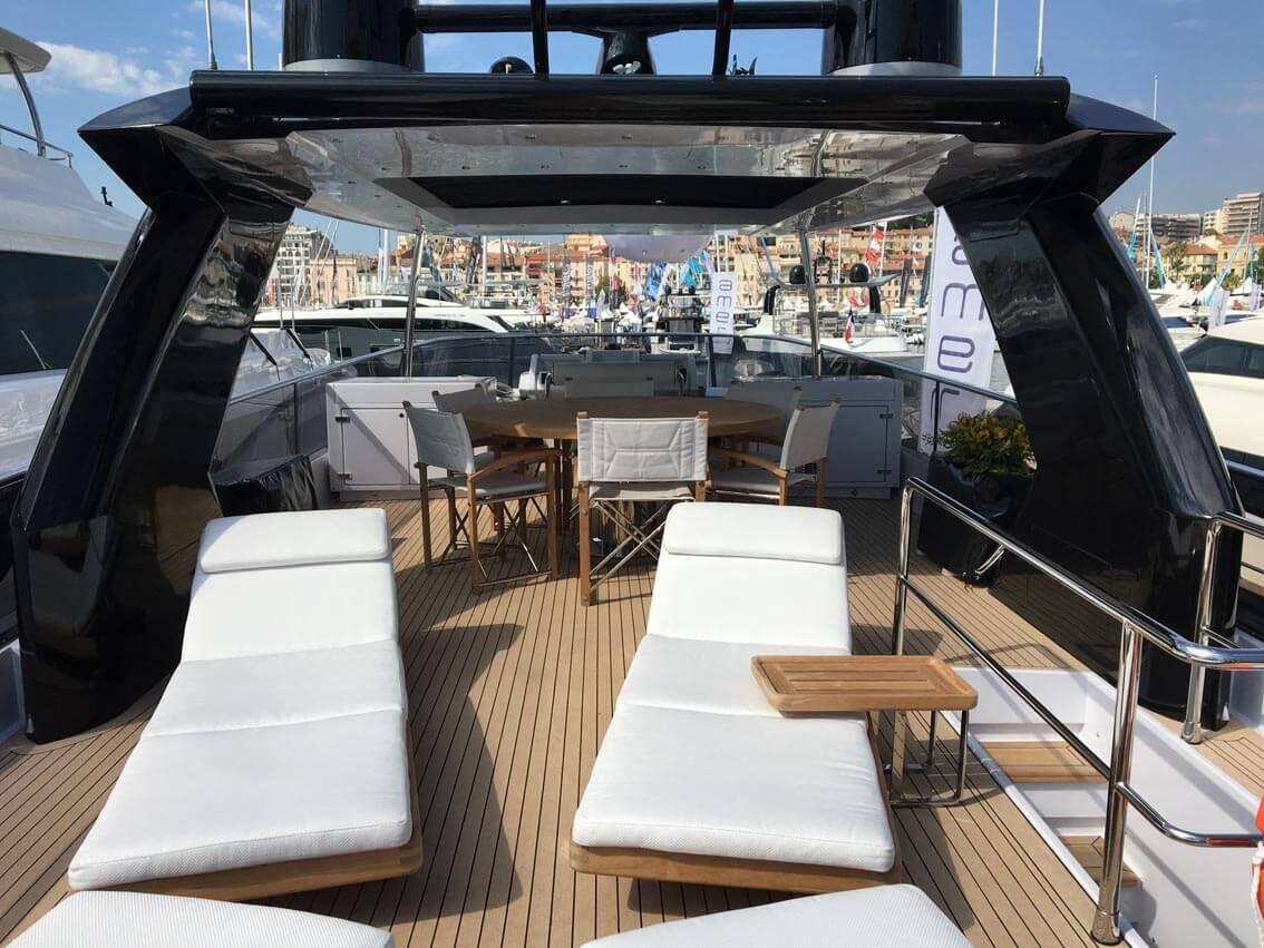 aqvaluxe yachts